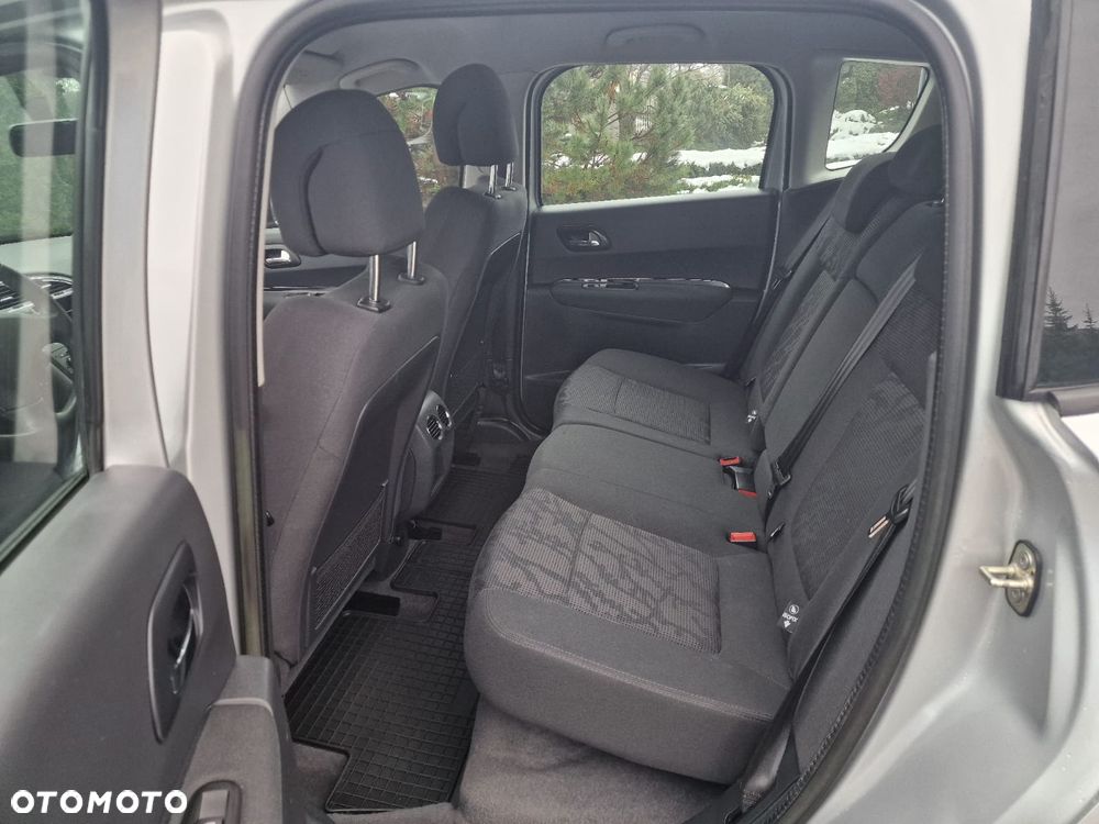 Peugeot 3008 1.6 HDi Active - 16