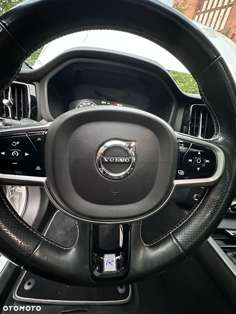 Volvo XC 60 D5 SCR AWD R-Design - 24