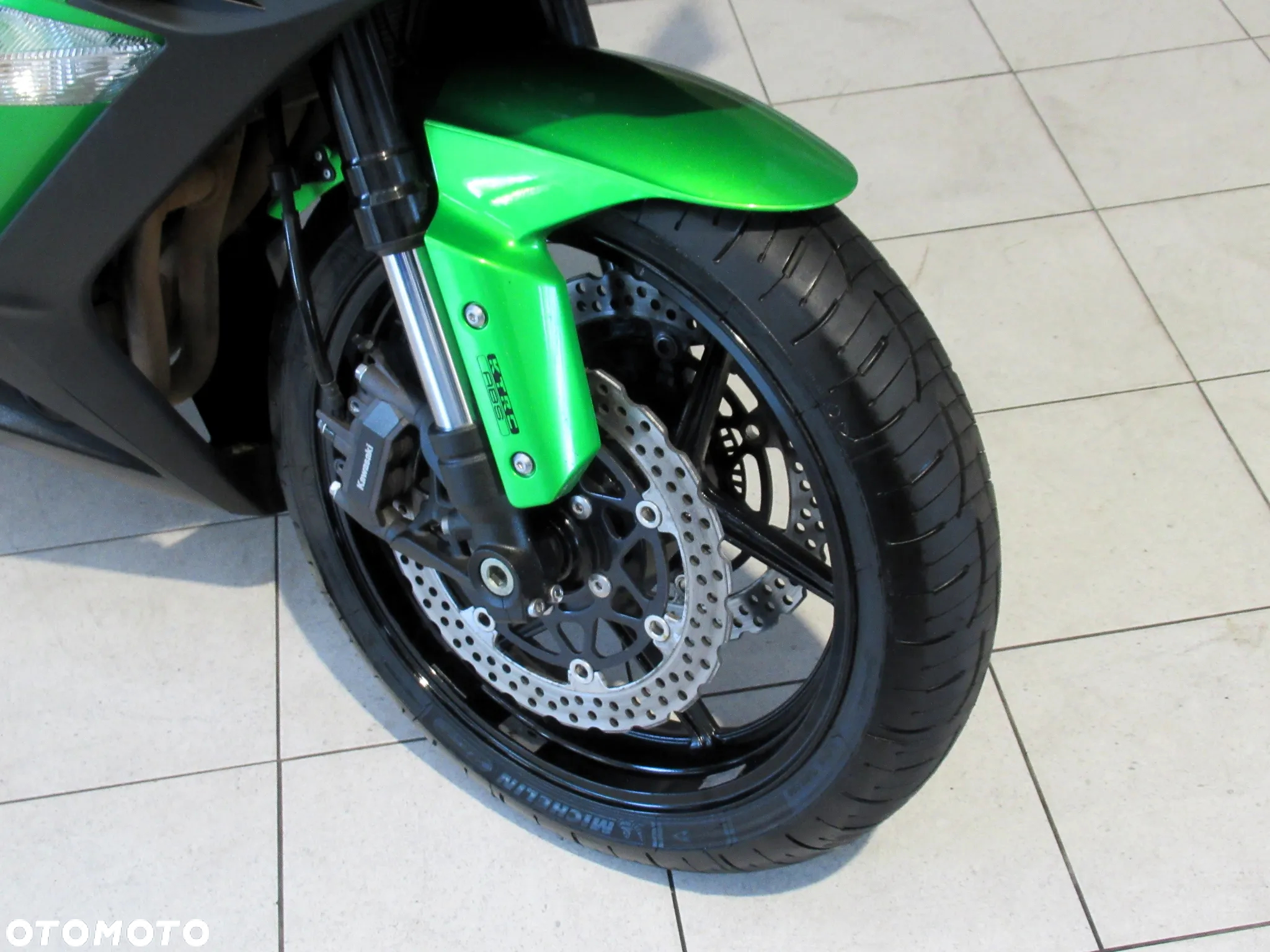 Kawasaki Ninja 1000 SX - 21