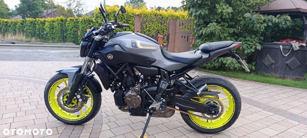 Yamaha MT - 2