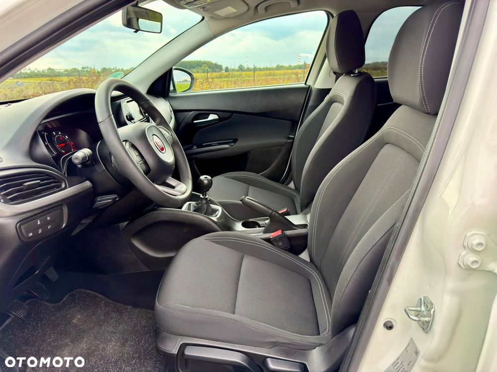 Fiat Tipo 1.4 T-Jet 16v Easy - 23