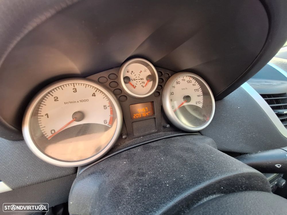 Peugeot 207 1.4 HDi Premium - 9