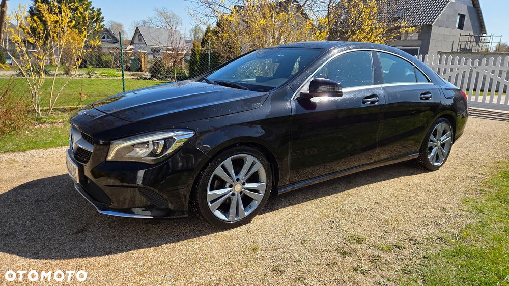 Mercedes-Benz CLA 180 7G-DCT Urban - 1