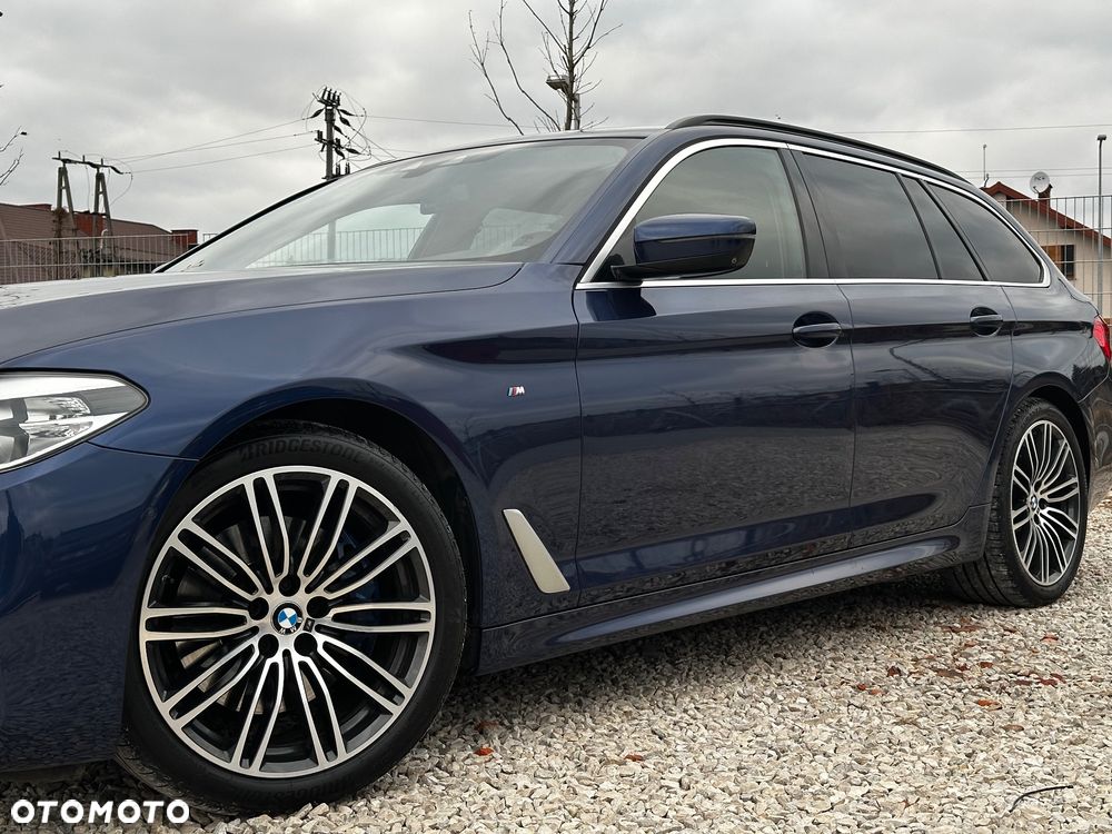 BMW Seria 5 530d xDrive Touring - 11