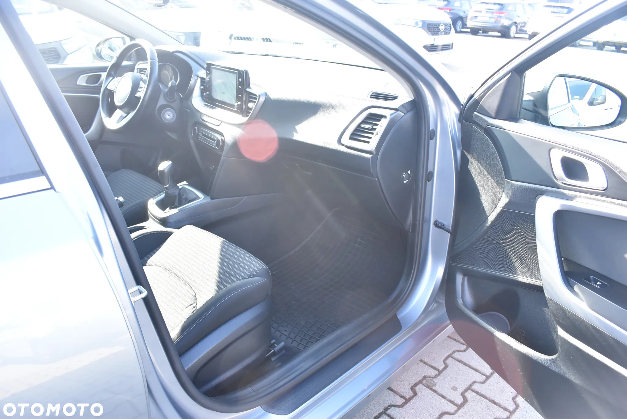 Kia Ceed 1.5 T-GDI M - 17