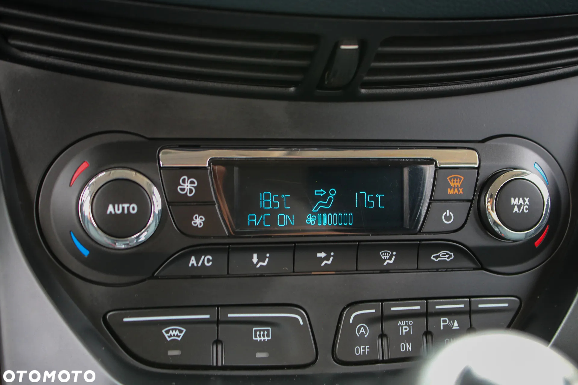Ford C-MAX 1.6 EcoBoost Titanium - 25