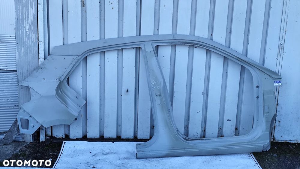 HYUNDAI I20 II POSZYCIE PROGU SLUPEK PRAWY 71122-C8000