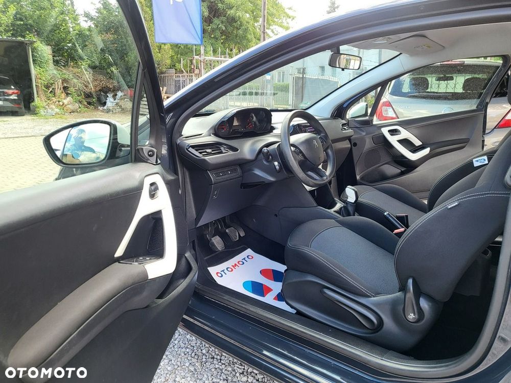 Peugeot 208 - 21