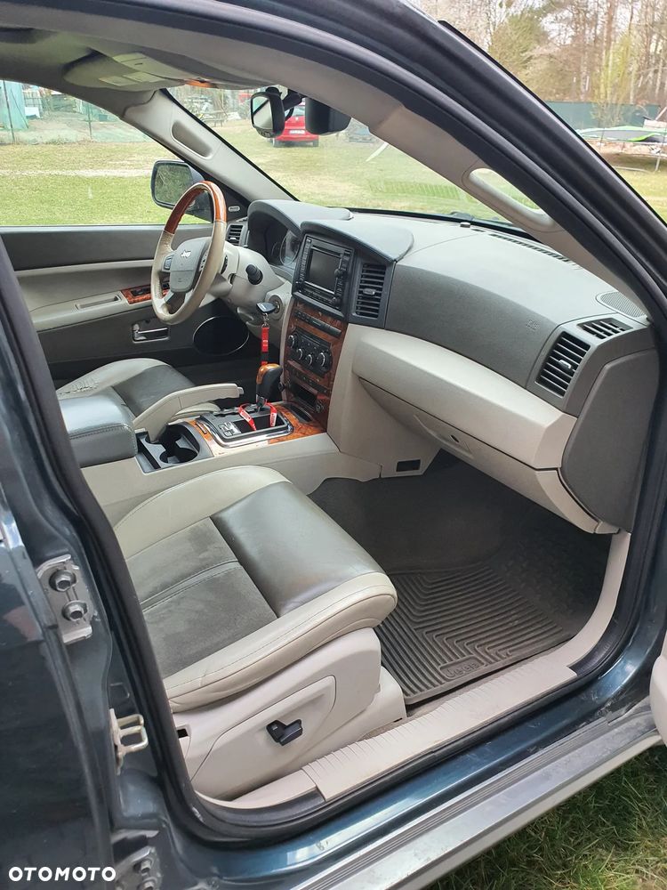 Jeep Grand Cherokee 5.7 V8 HEMI Automatik Overland - 11