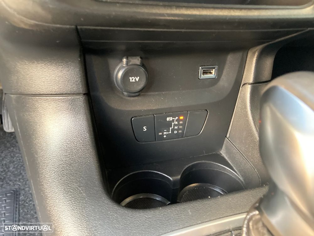 Citroën C3 1.2 PureTech Shine EAT6 - 24