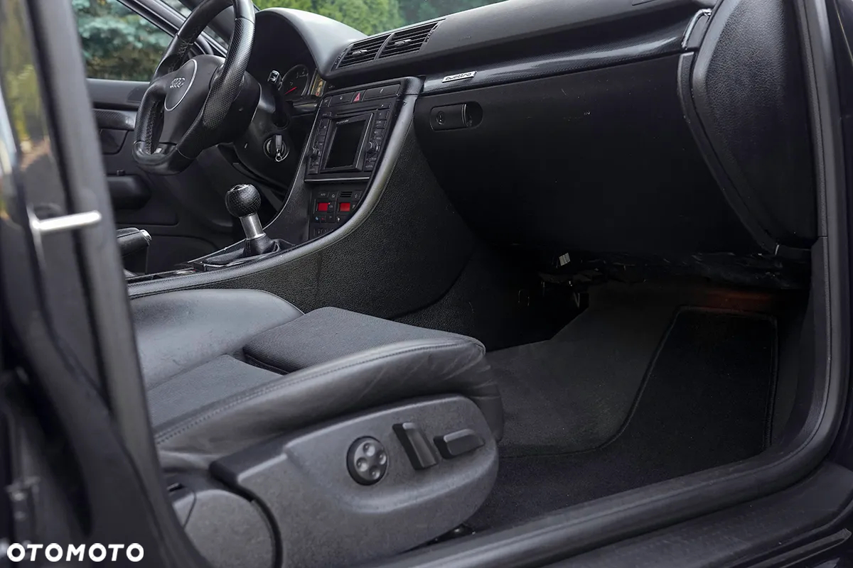 Audi A4 Avant 1.8T Quattro - 9