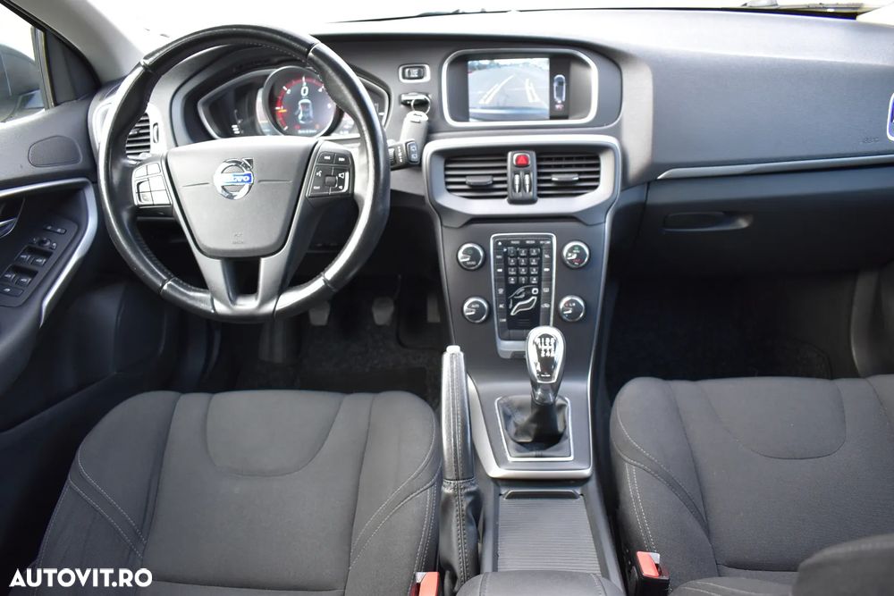 Volvo V40 D2 - 9