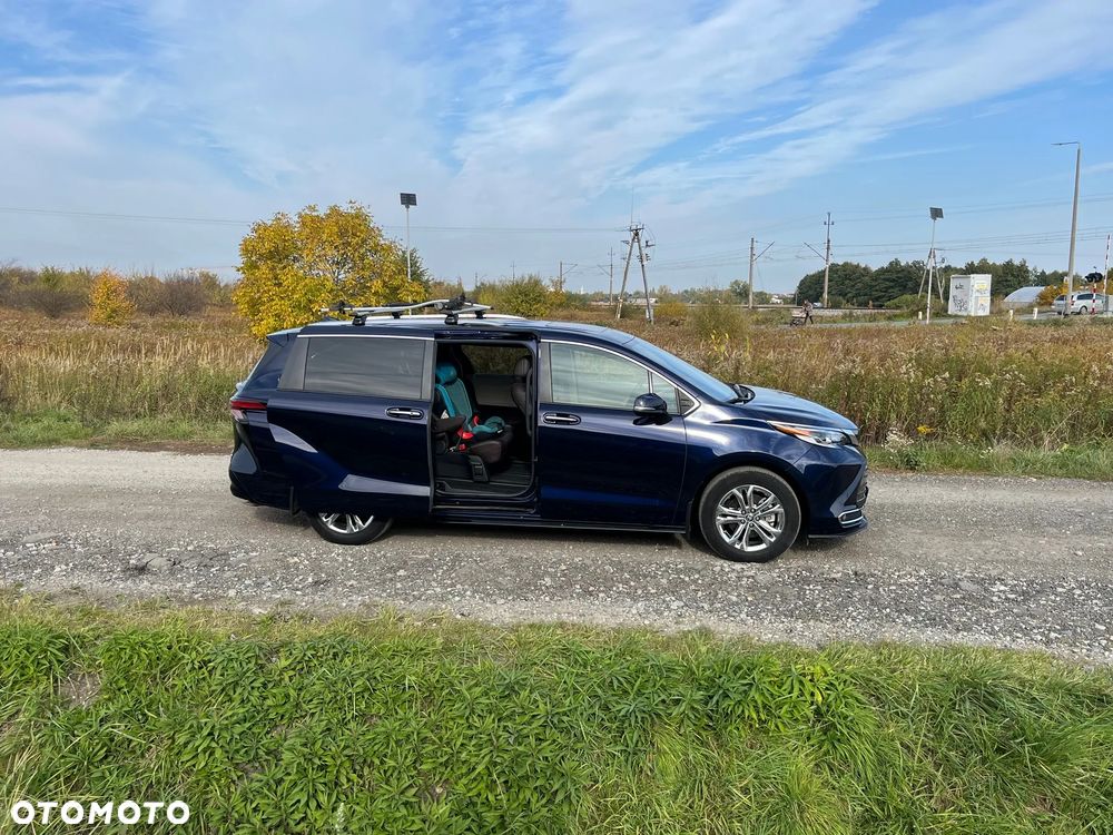 Toyota Sienna - 10