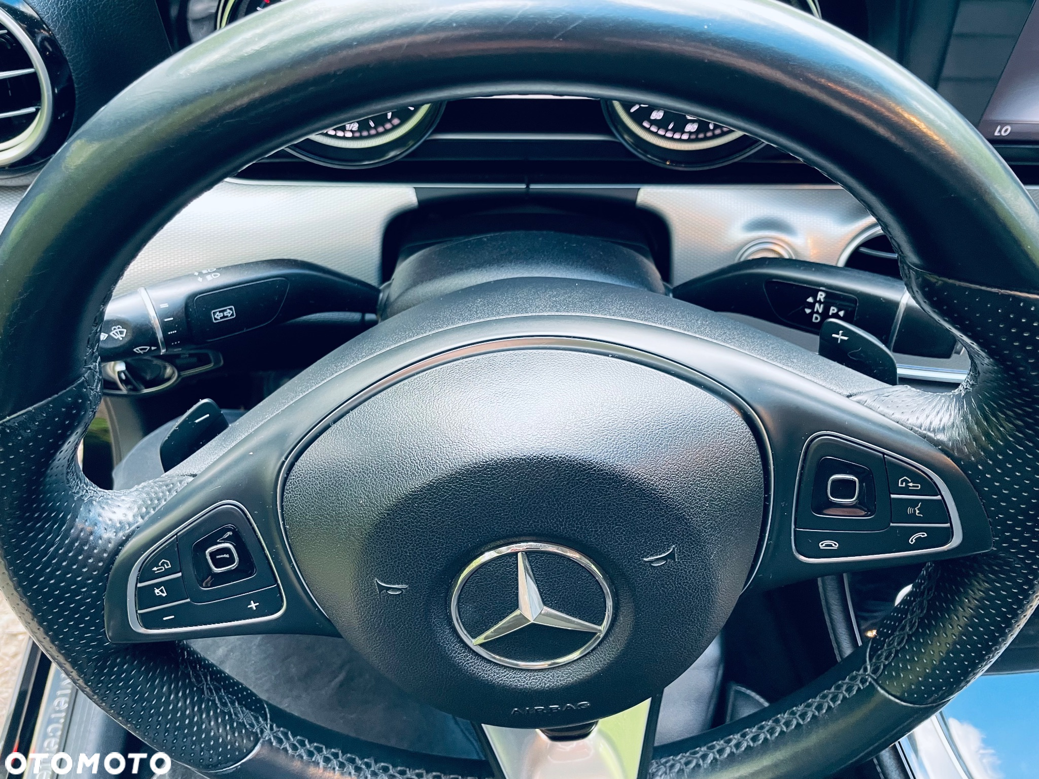 Mercedes-Benz Klasa E 220 d T 9G-TRONIC - 28