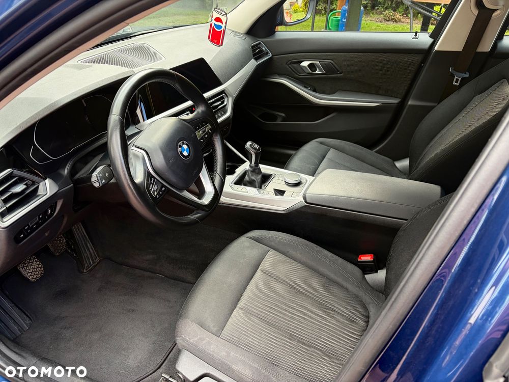 BMW Seria 3 318d - 12