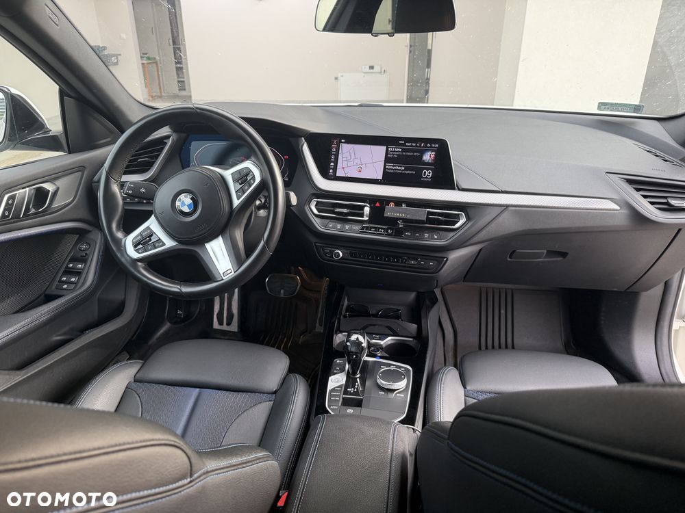 BMW Seria 2 218d M Sport - 7