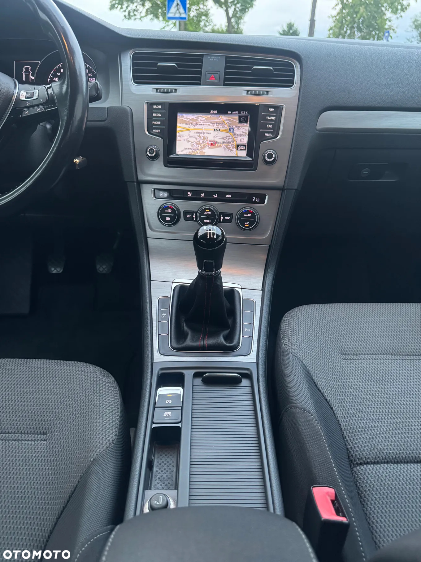 Volkswagen Golf 1.6 TDI BlueMotion Comfortline - 12