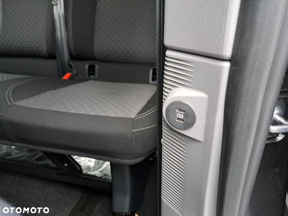 Volkswagen Nowa Caravelle - 11