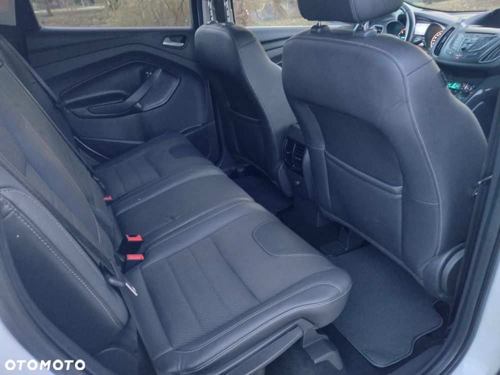 Ford Kuga 2.0 TDCi 2x4 Titanium - 21