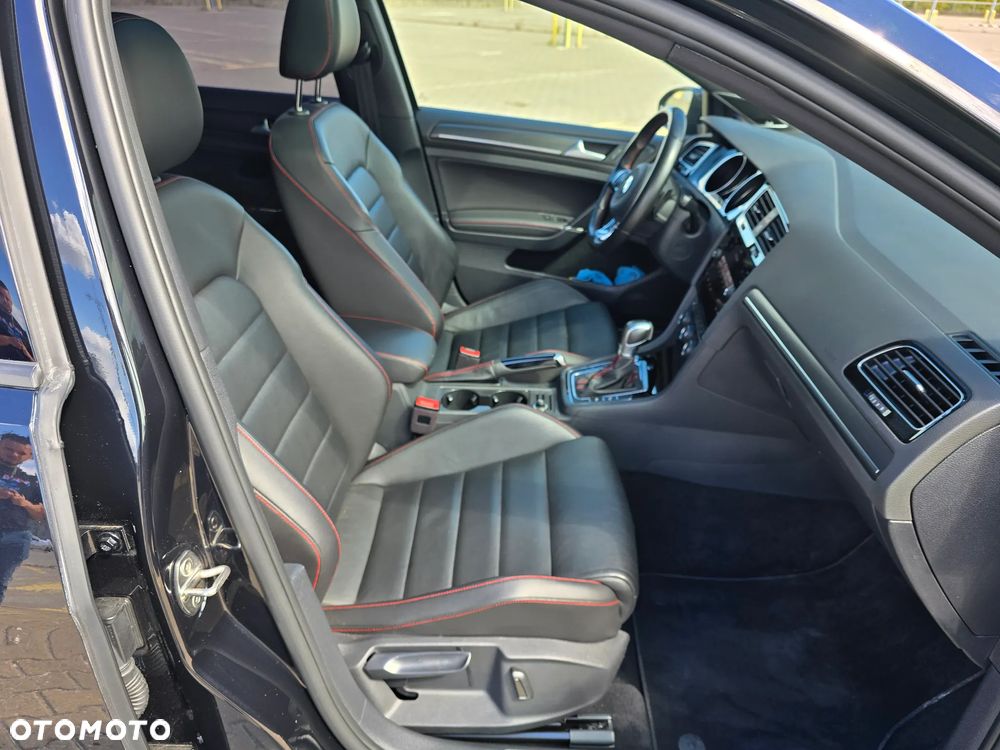 Volkswagen Golf VIII 2.0 TSI GTI DSG - 18