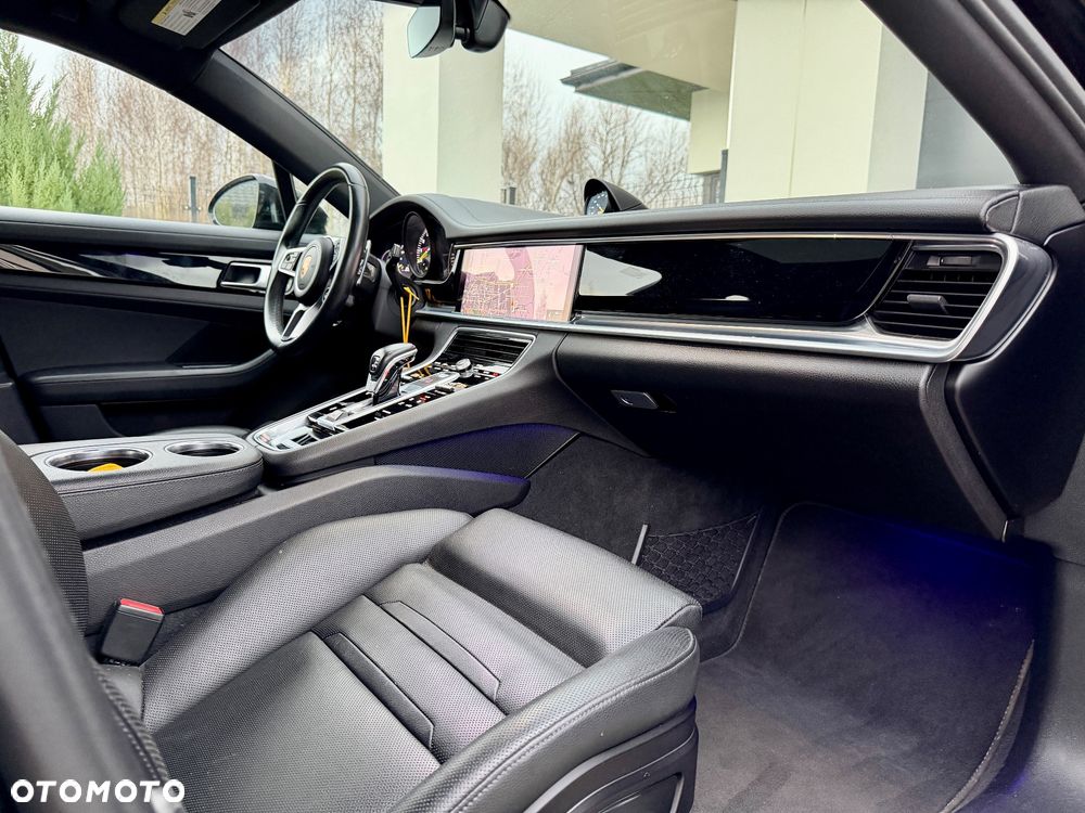 Porsche Panamera 4 - 19