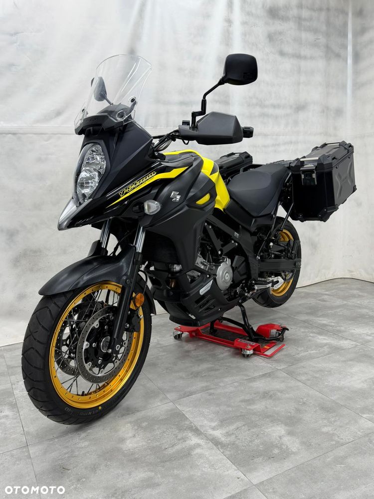 Suzuki V-STROM - 1
