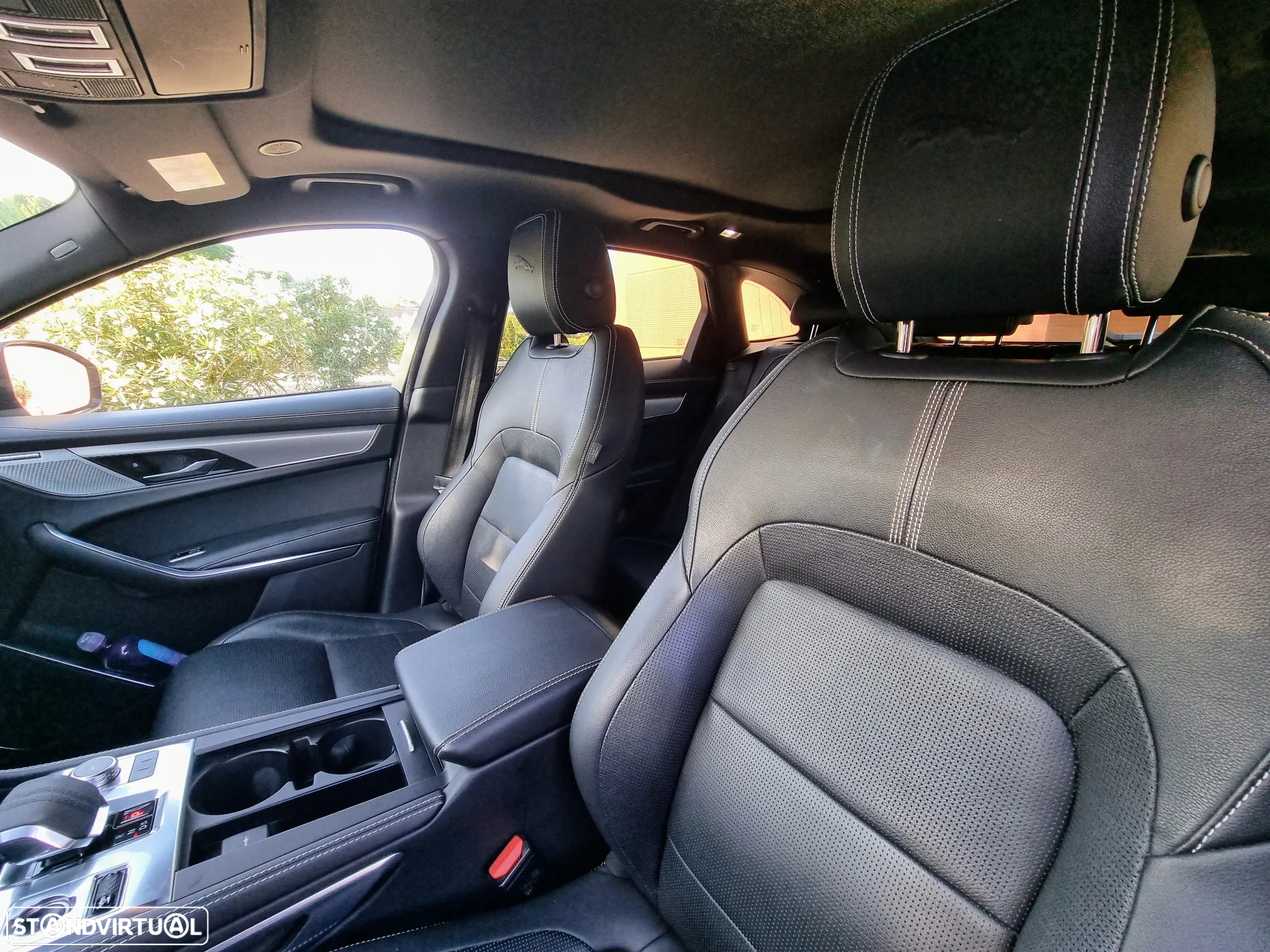 Jaguar F-Pace 2.0 P400e AWD R-Dynamic Black - 18