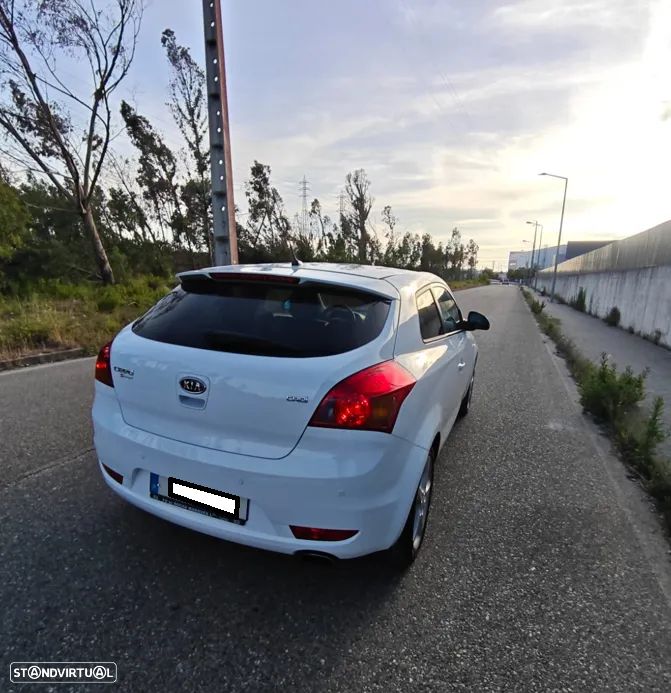 Kia Ceed S Coupé 1.6 CRDi TX - 4