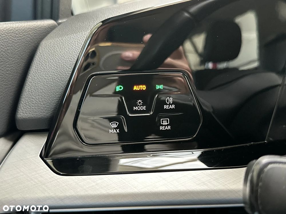 Volkswagen Golf 2.0 TDI Life - 23