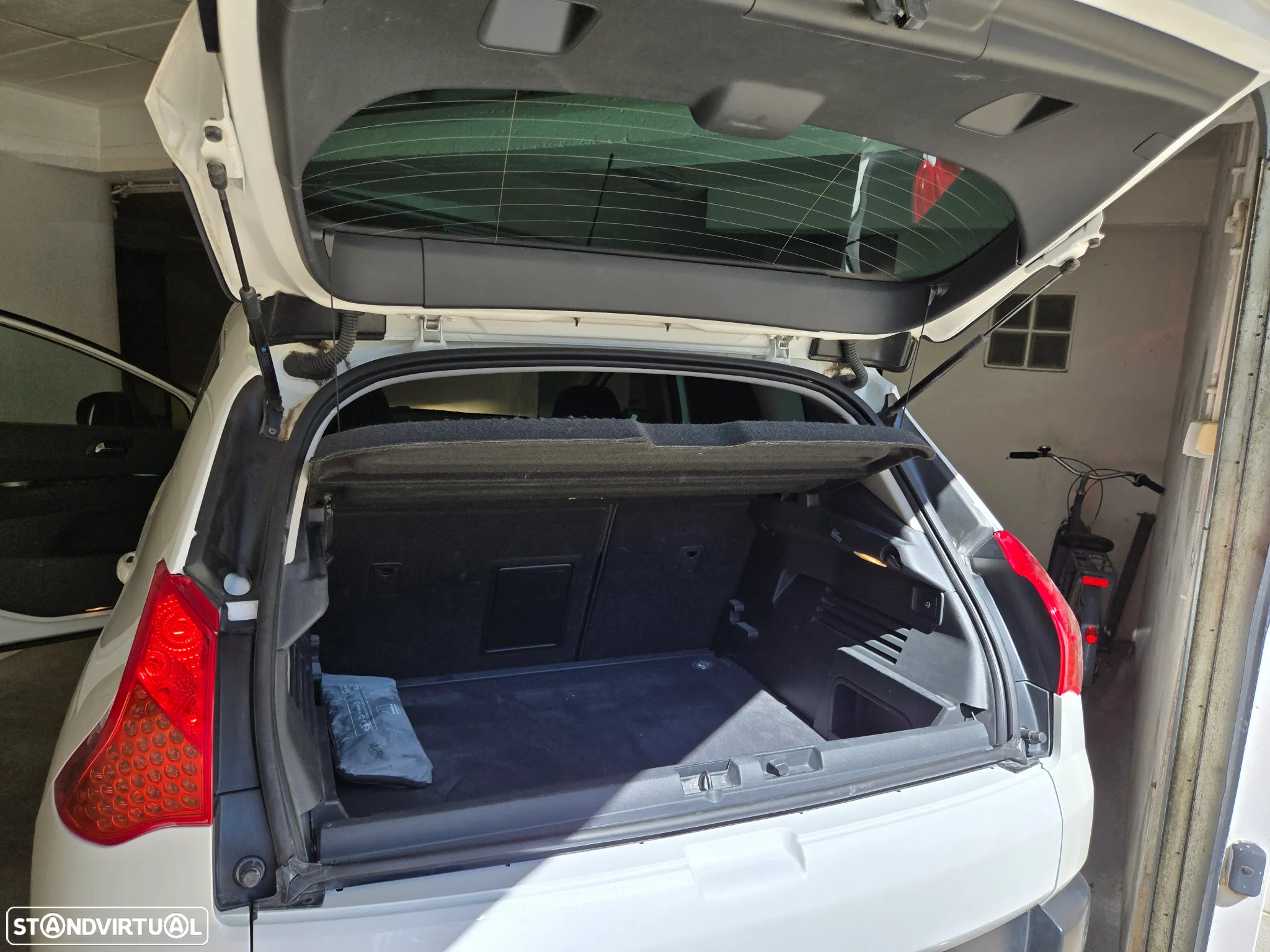 Peugeot 3008 1.6 e-HDi Allure 2-Tronic 110g - 5