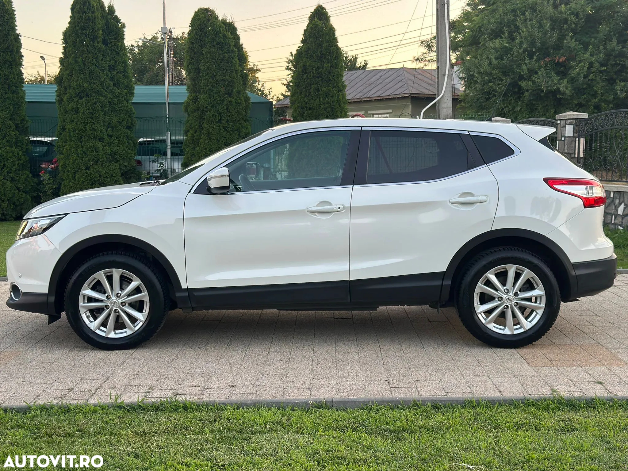 Nissan Qashqai 1.5 DCI Start/Stop N-Connecta - 17