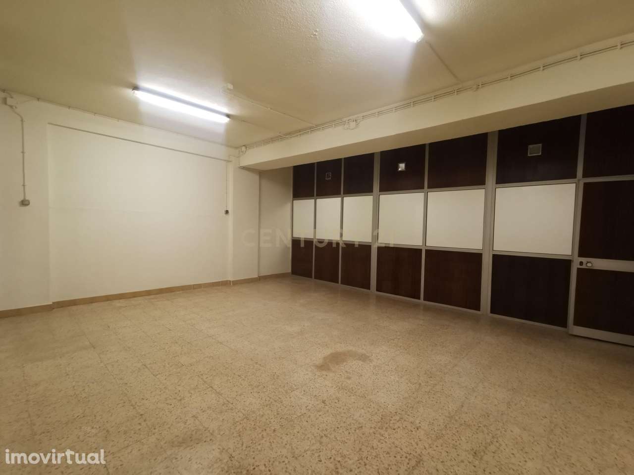 Armazém Póvoa de Santo Adrião - Odivelas - Grande imagem: 3/16