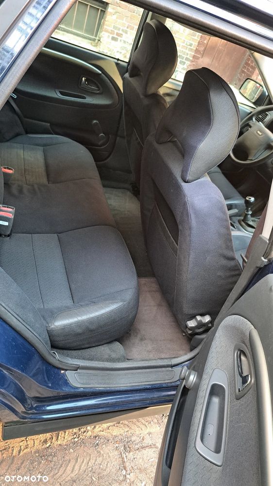 Volvo V40 1.8 - 10
