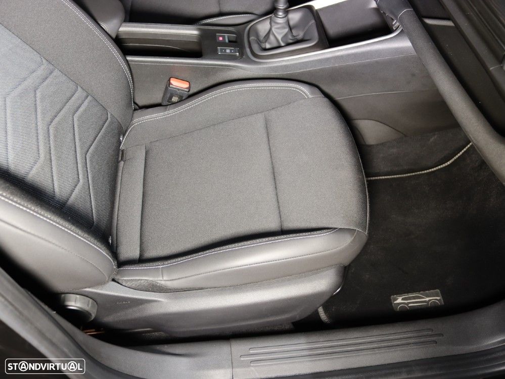 Jeep Avenger 1.2 GSE T3 Altitude - 17