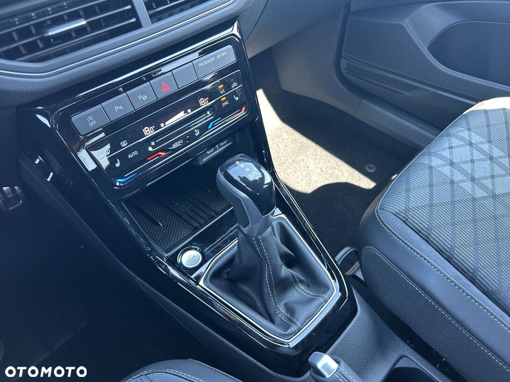 Volkswagen T-Cross - 25