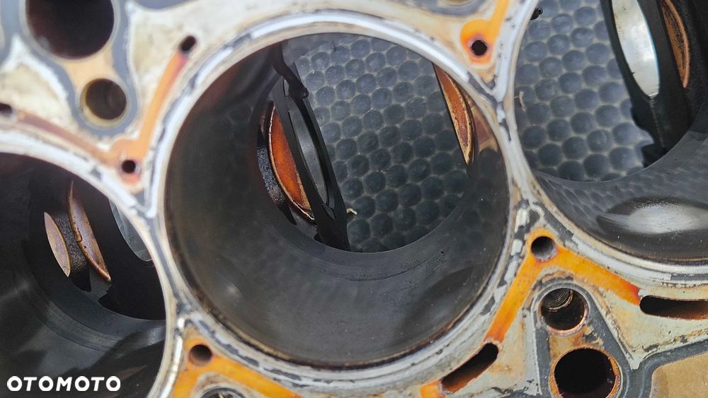Blok 06D103023 BBBBB Dół Silnik Cylindry Panewki Mocowanie Wału 2.0 FSI AWA Audi A4 B6 B7 VW - 8