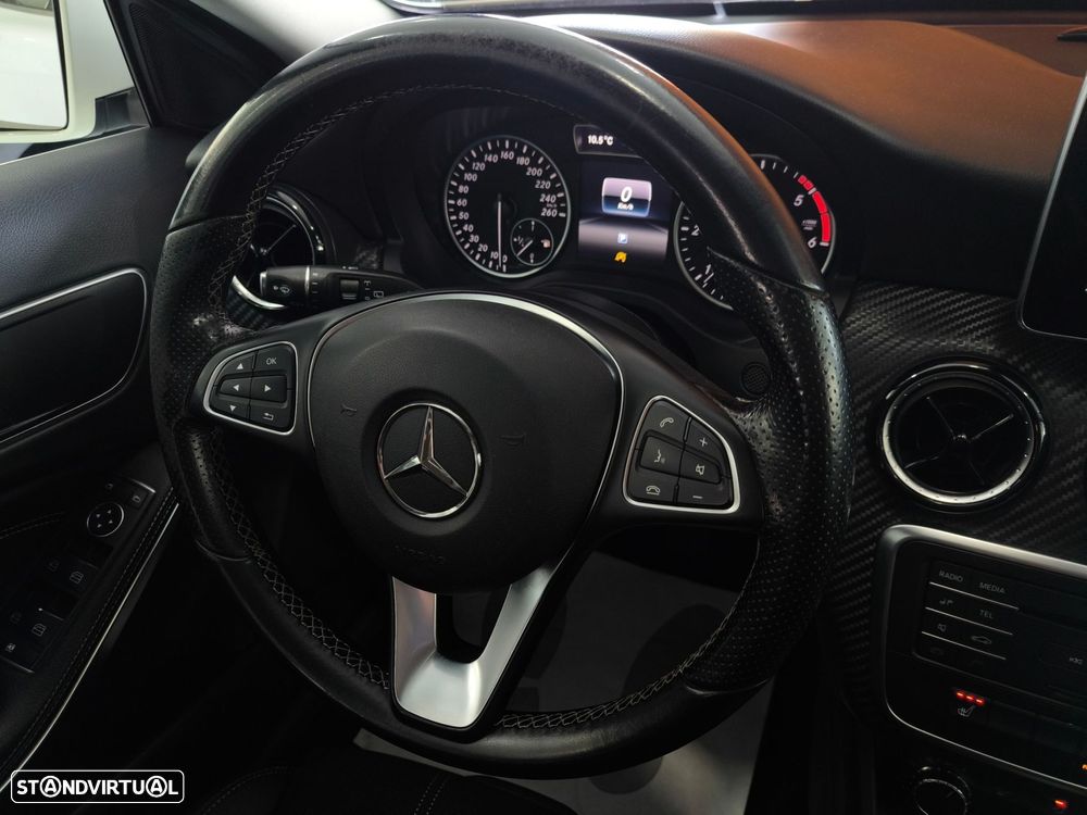 Mercedes-Benz GLA 180 d Urban - 16