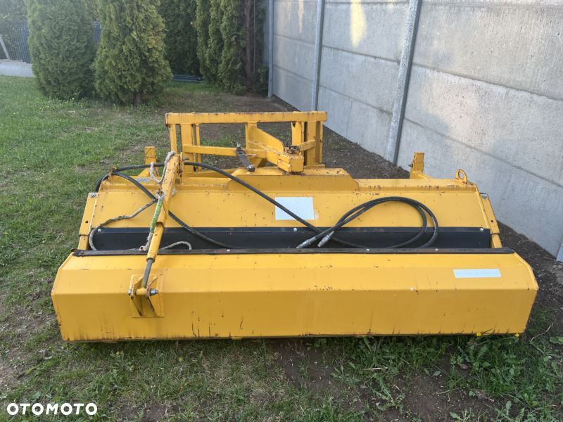 Case 695ST - 6