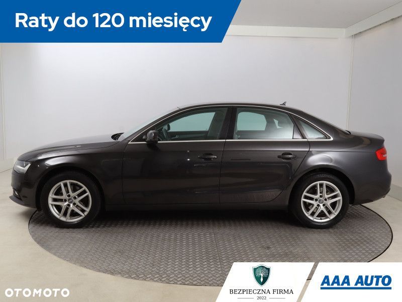 Audi A4 Limousine - 4