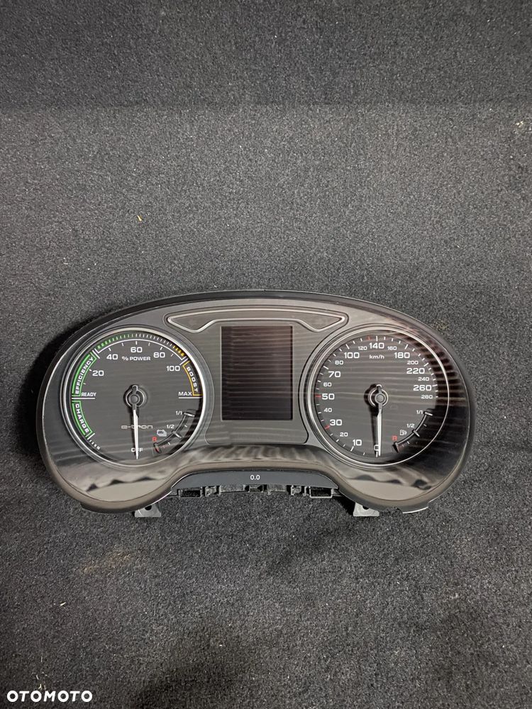 AUDI A3 8V e-tron licznik zegary 8V0920872K - 1