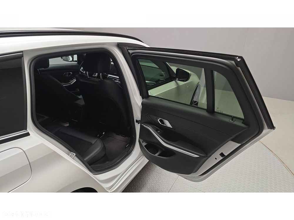 BMW Seria 3 - 29