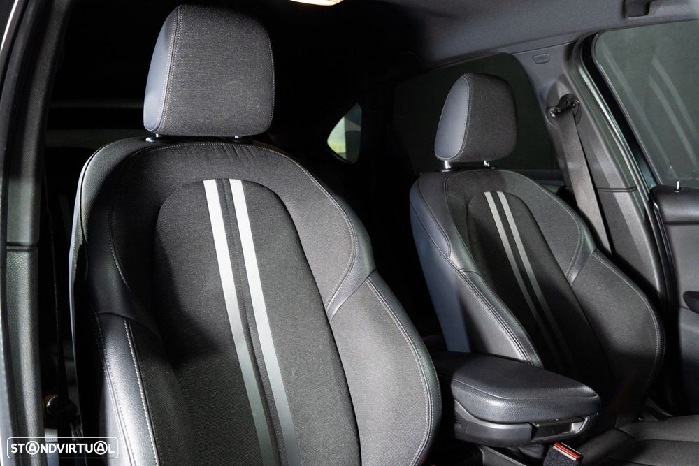 BMW 225xe Active Tourer Line Sport - 32