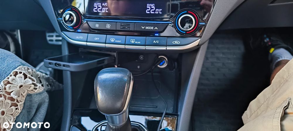 Hyundai IONIQ Hybrid Premium - 6