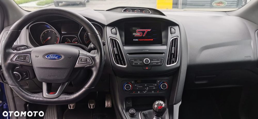 Ford Focus - 9
