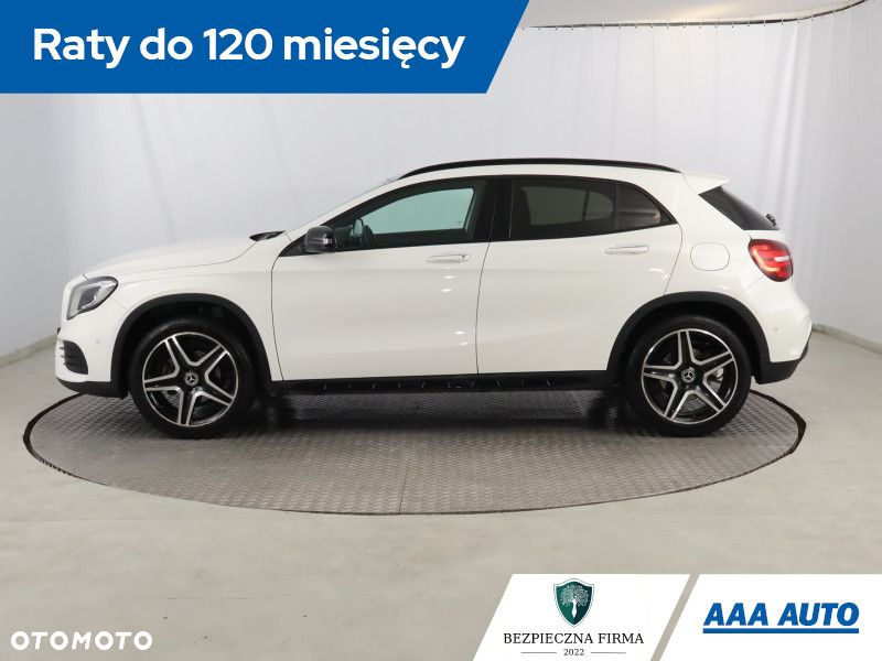 Mercedes-Benz GLA - 3