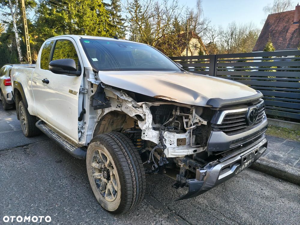 Toyota Hilux - 2