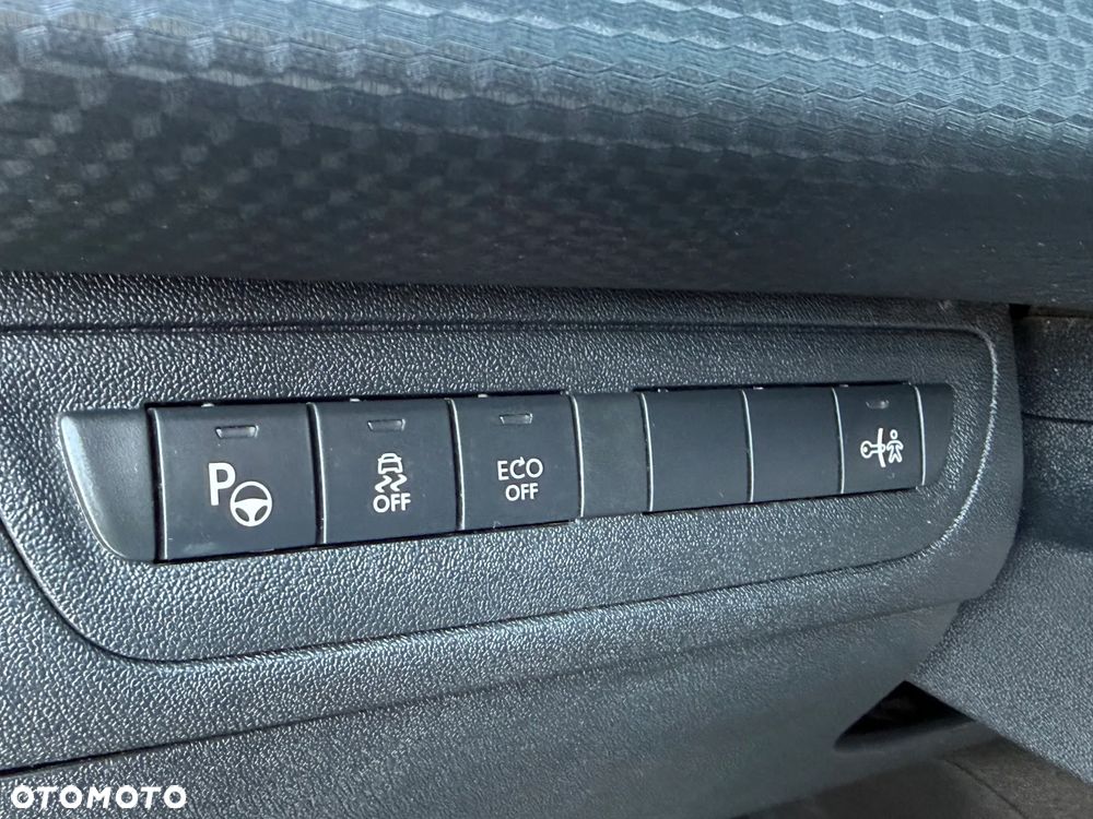 Peugeot 2008 PureTech 82 ETG5 STOP&START Allure - 19