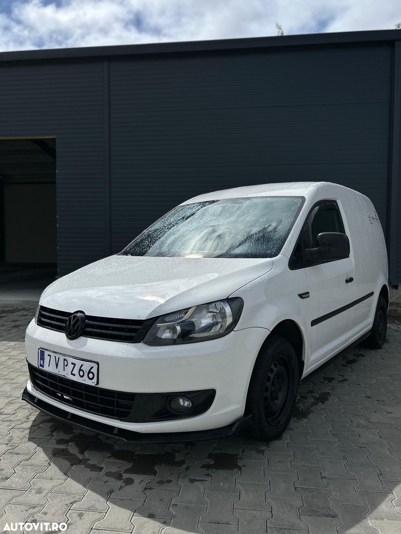 Volkswagen Caddy Maxi 1.6 TDI BlueMotion - 11