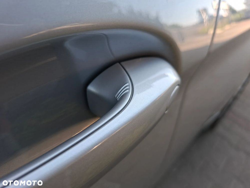 BMW Seria 5 518d - 8