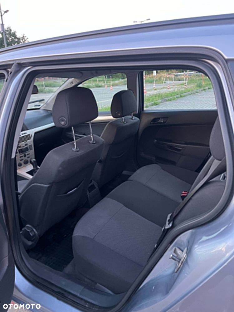 Opel Astra 1.9 CDTI - 4